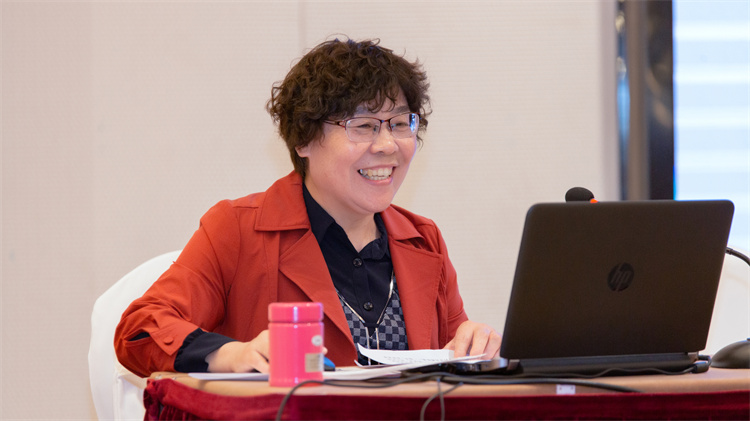 毕小丽女士作主题宣讲.jpg 毕小丽女士作主题宣讲.jpg